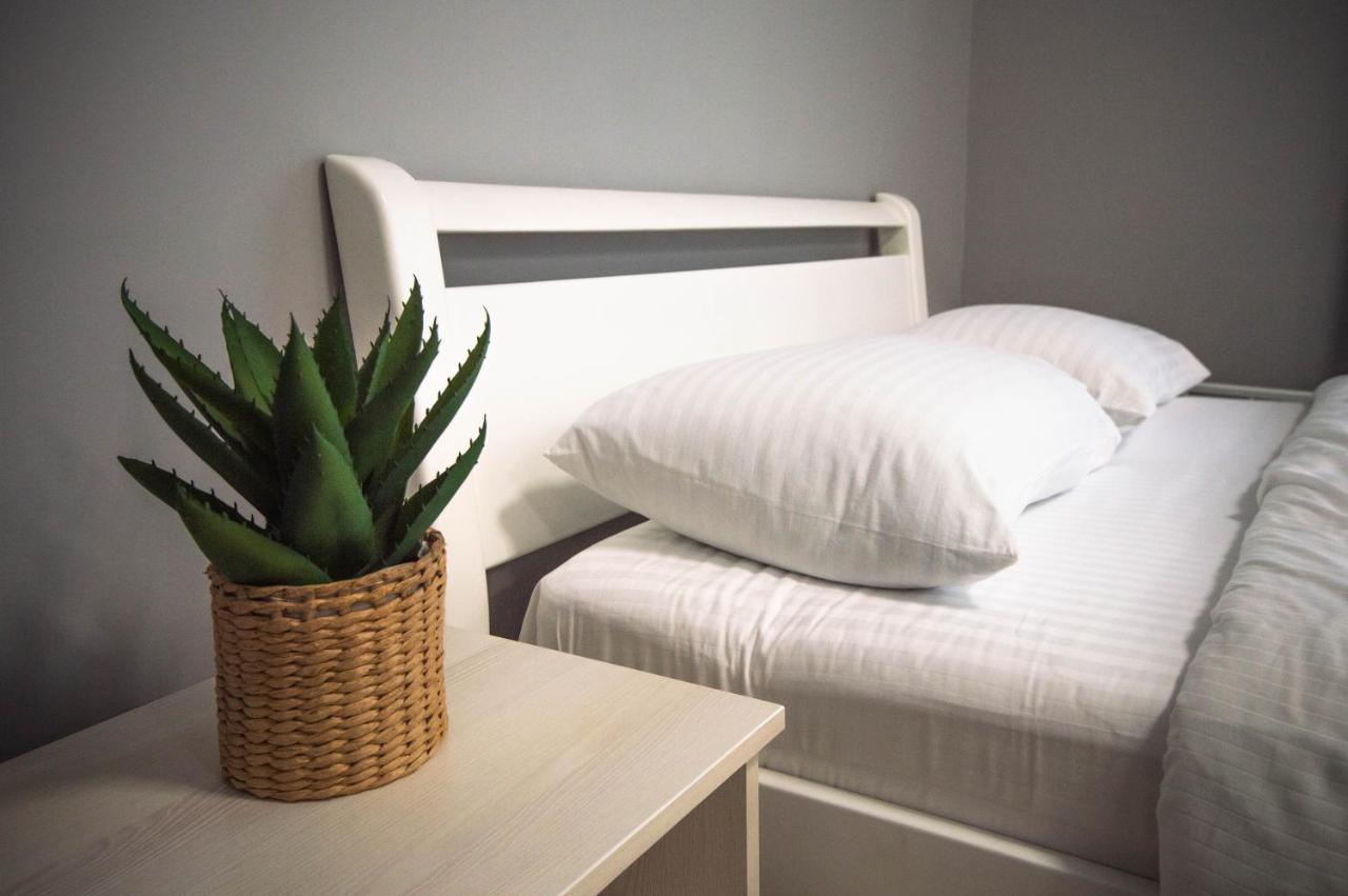 Apartment Lesi 3 *